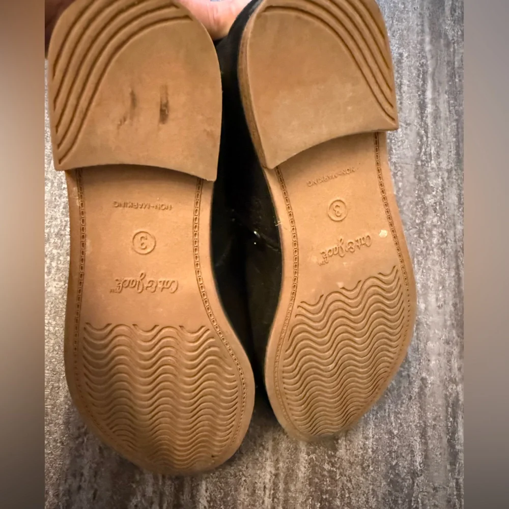 Cat and Jack black “Opal” zip up boots